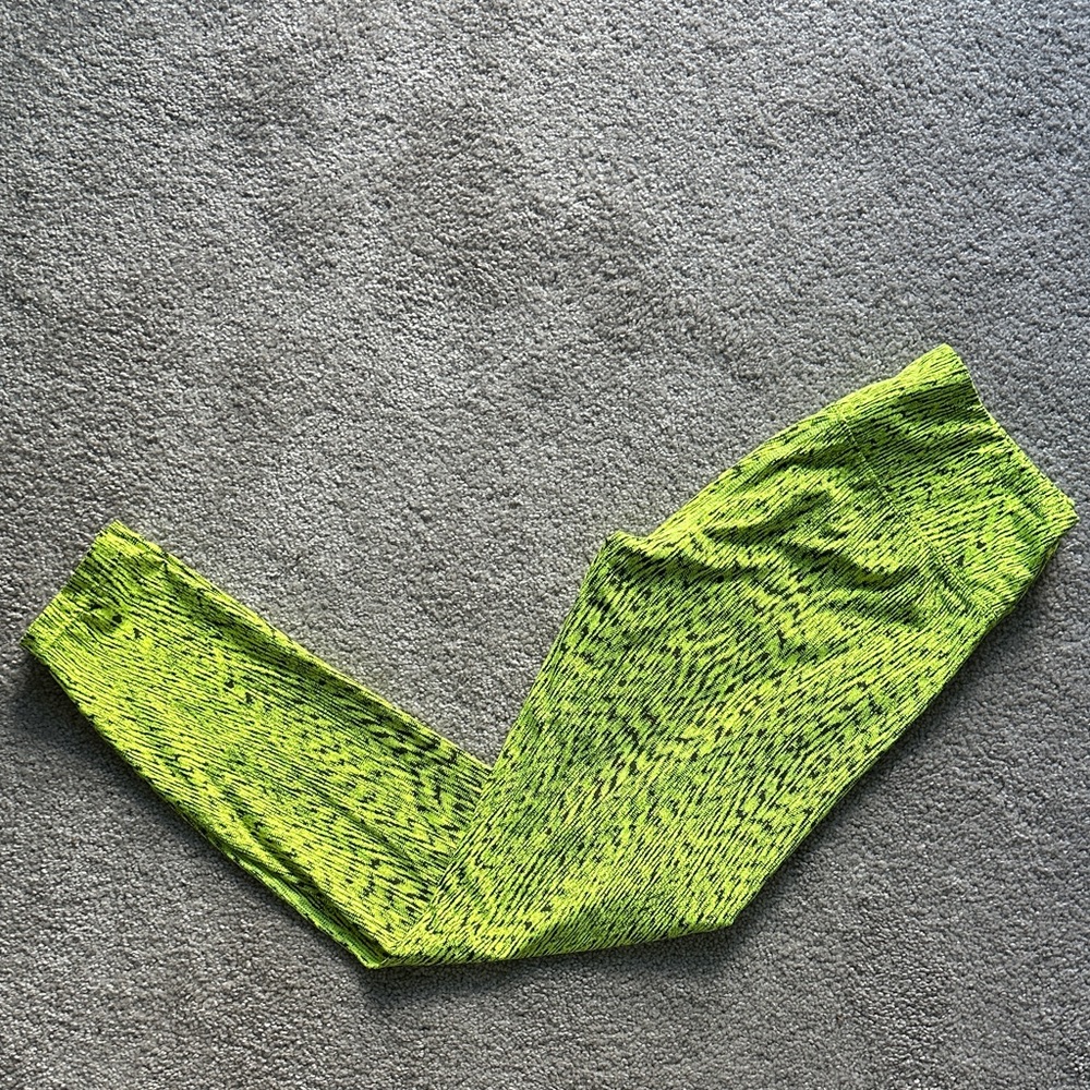 Alo Women Neon Green Leggings